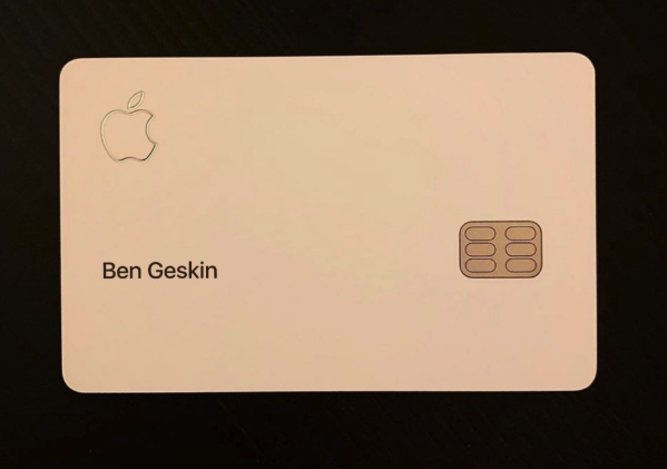 Apple Card实物