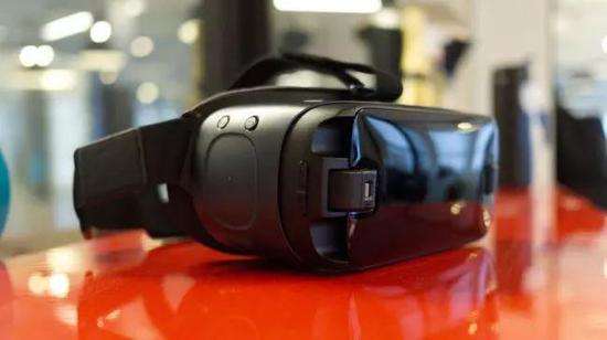5G和VR可以让你更接近使用。（图片来源：TechRadar）