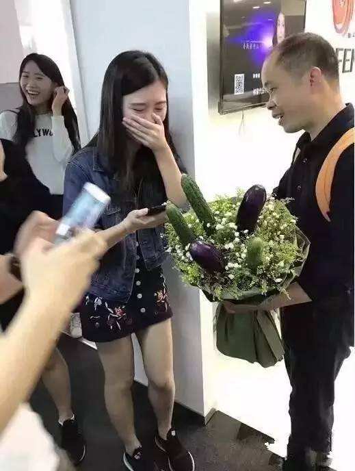 奇葩礼物.jpg